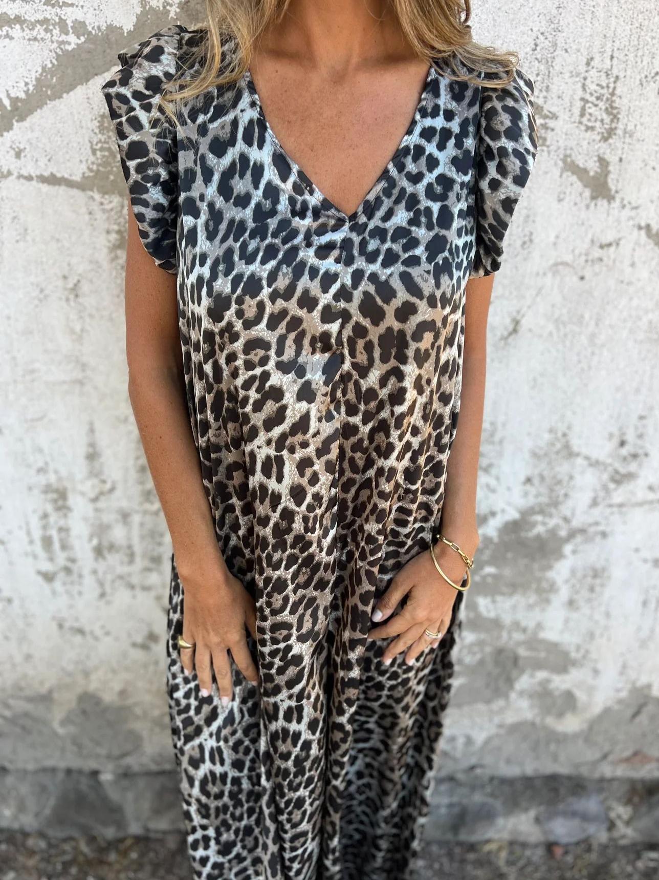 Karolina – Jumpsuit met Dekolleté en Panterprint