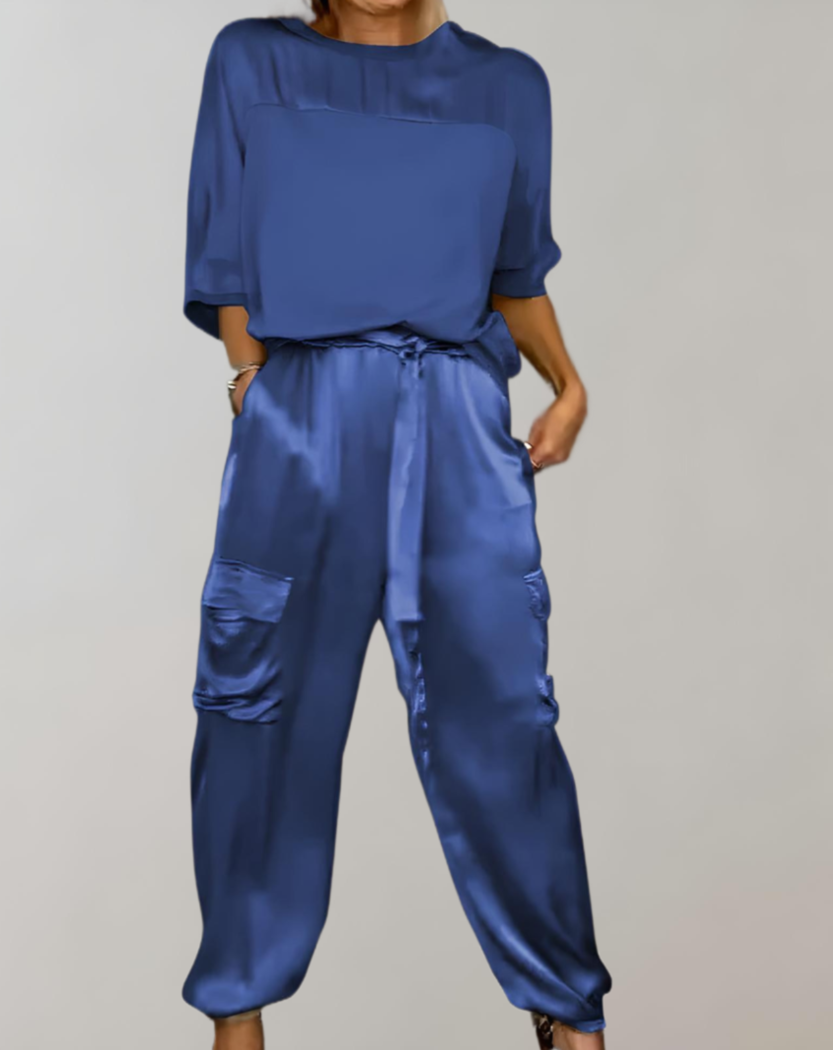 Oranji ® | Nova | Luxe Satijnen kledingset