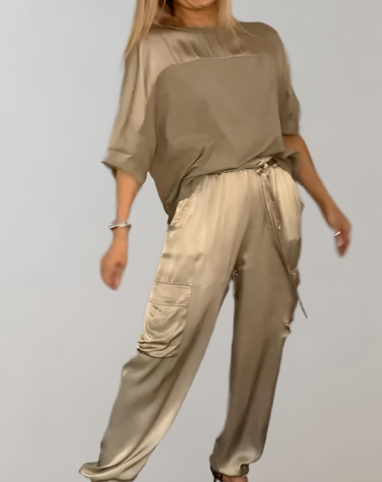 Oranji ® | Nova | Luxe Satijnen kledingset