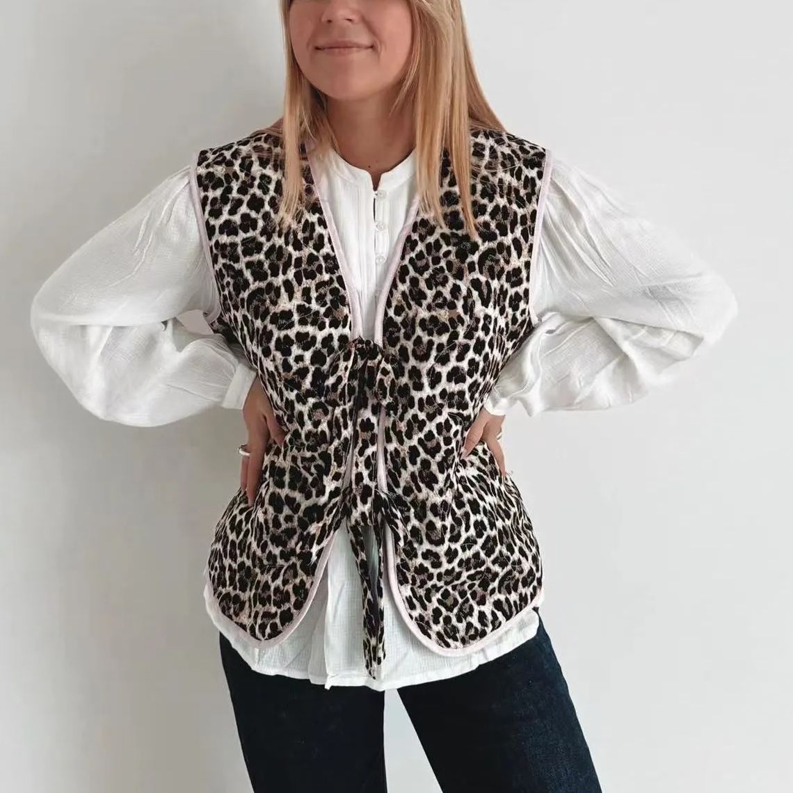 Oranji ® | Luipaardprint en strikvest