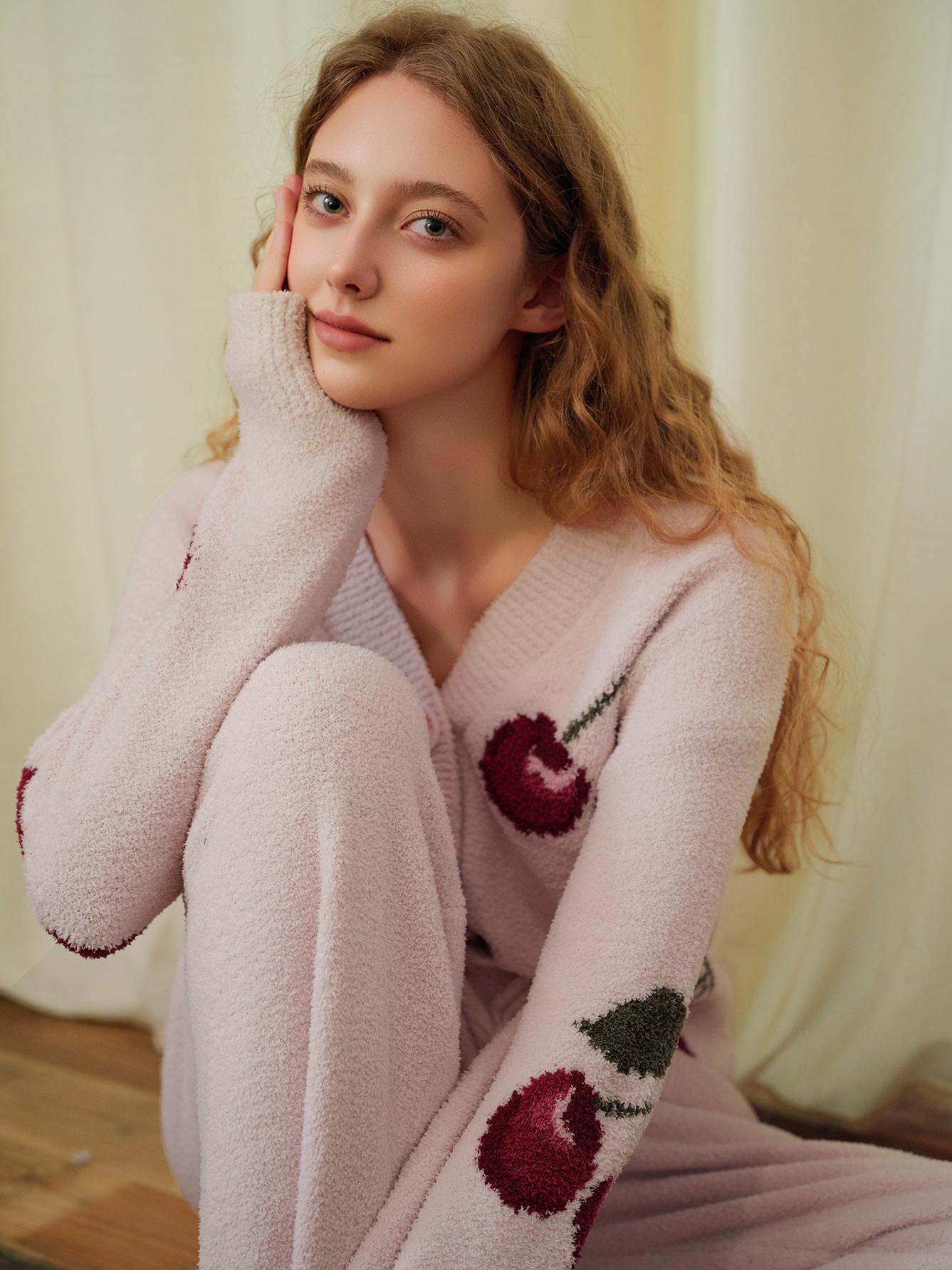 Oranji ® | Fluweel | Kersen Cardigan Pyjama Set