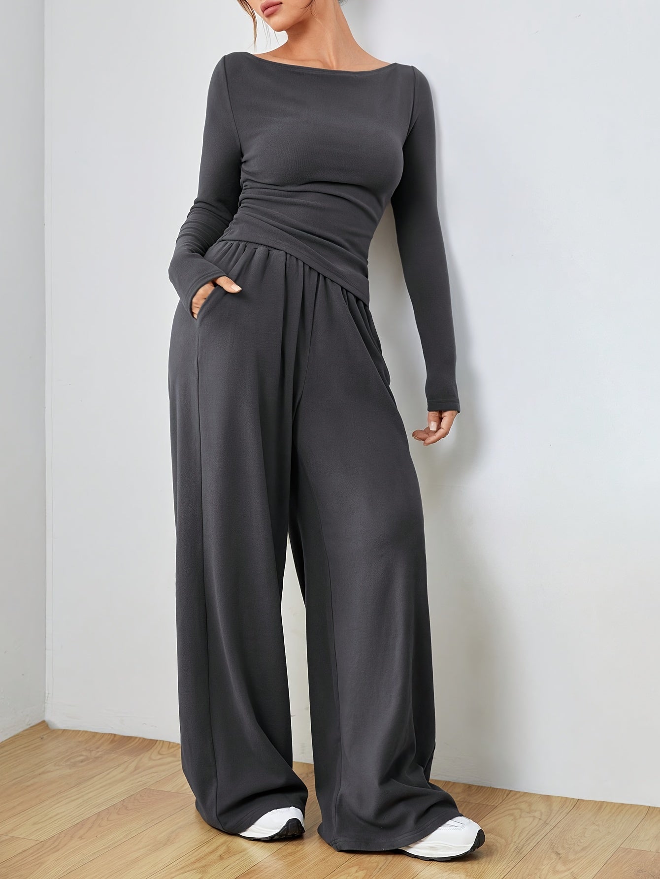Oranji ® | Celine - Stijlvolle effen shirt wide fit joggingbroek dames set met boothals