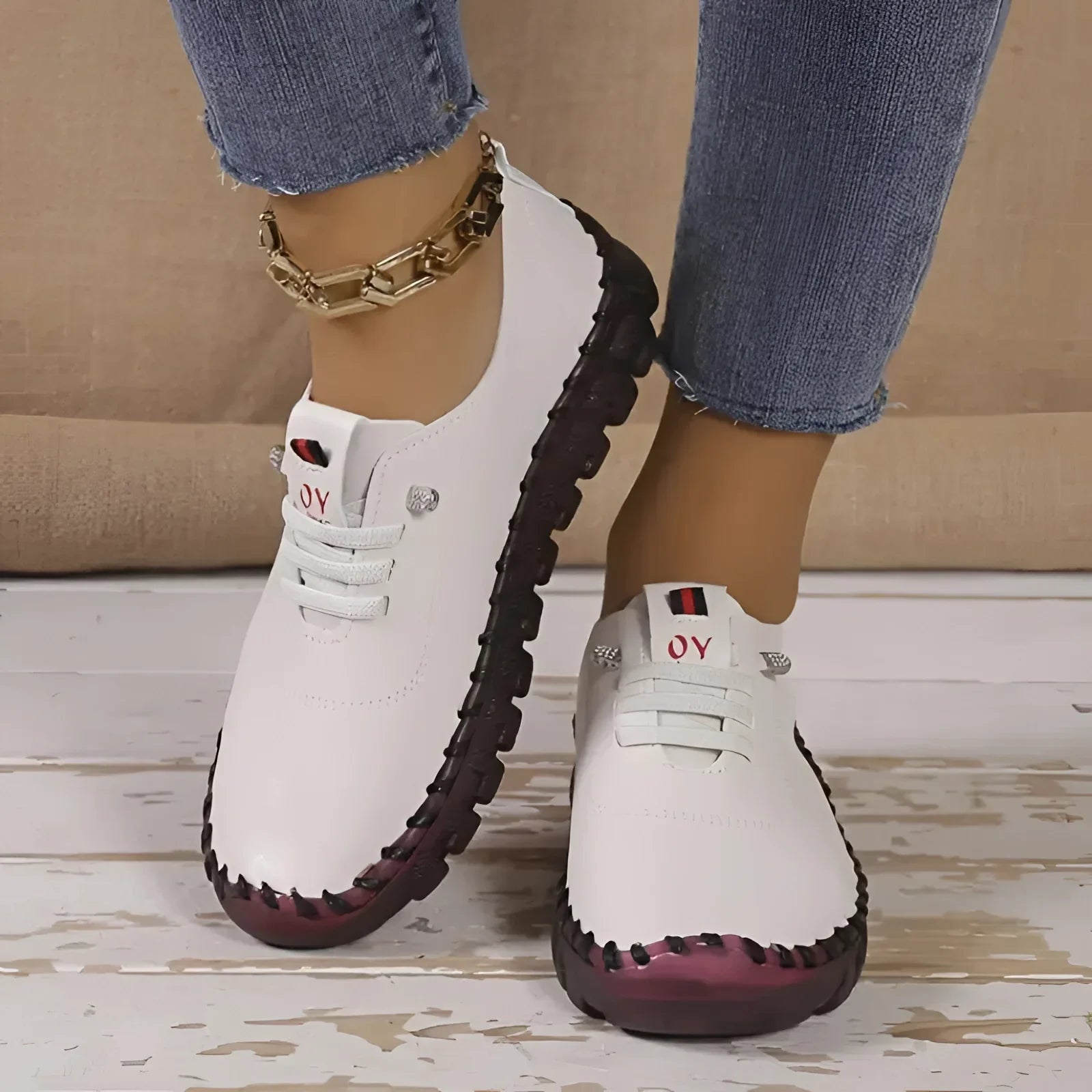 Bruine Leren Mocassins met Ketting - Elegante Dames Schoenen voor Elke Dag