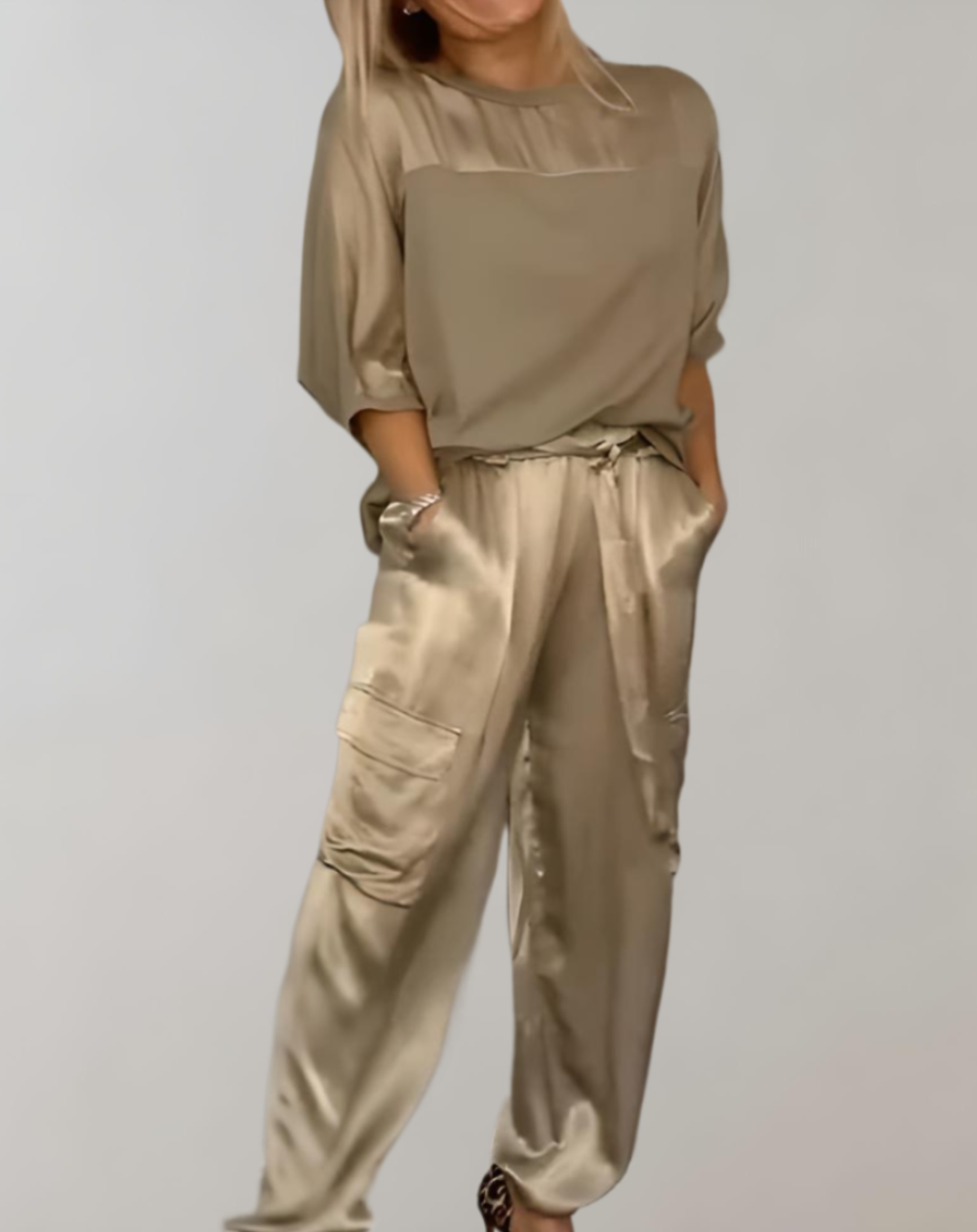 Oranji ® | Nova | Luxe Satijnen kledingset