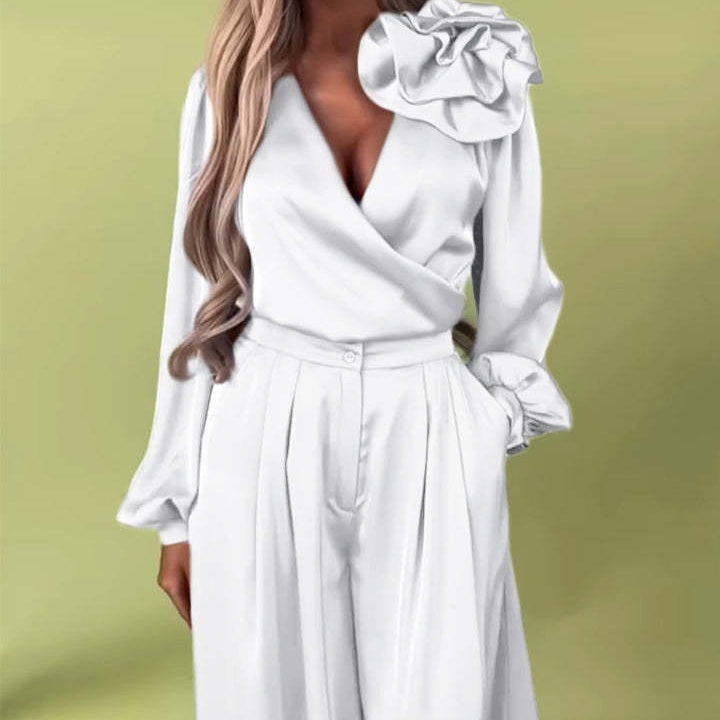 Witoria | Elegante satijnen set – lange mouwen wikkelshirt en brede broek